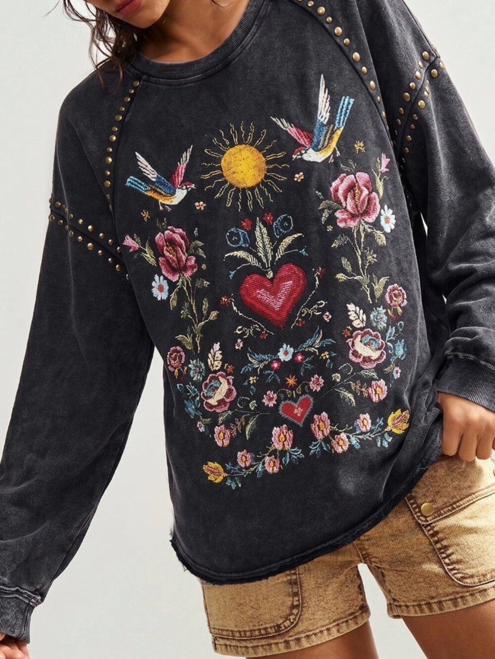 Black Casual Women's Graphic Print Stud-Embellished Washed T-Shirt